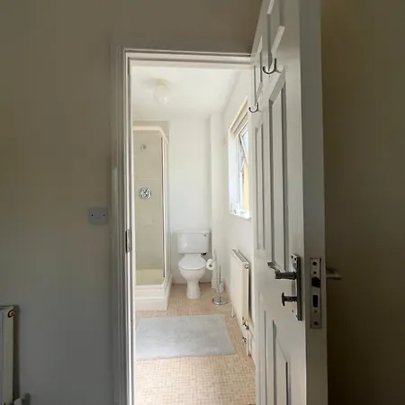 Rum i privatbostad Ensuite Near Dublin Airport *
